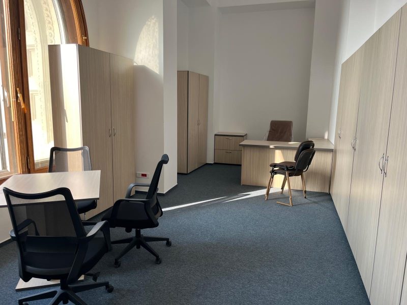 942fa5d8-a449-4088-b2d7-2963ce861bfb